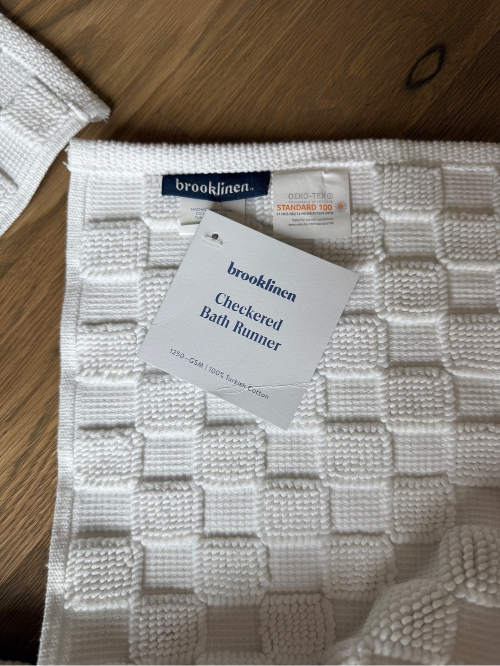 Brooklinen White Checkered Bath Mat and Runner - Picture 7 of 9